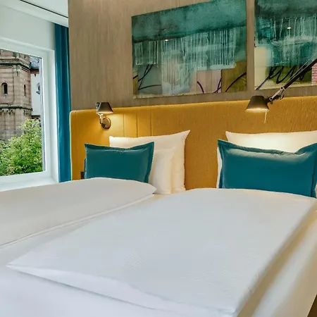 One 3* וירצבורג